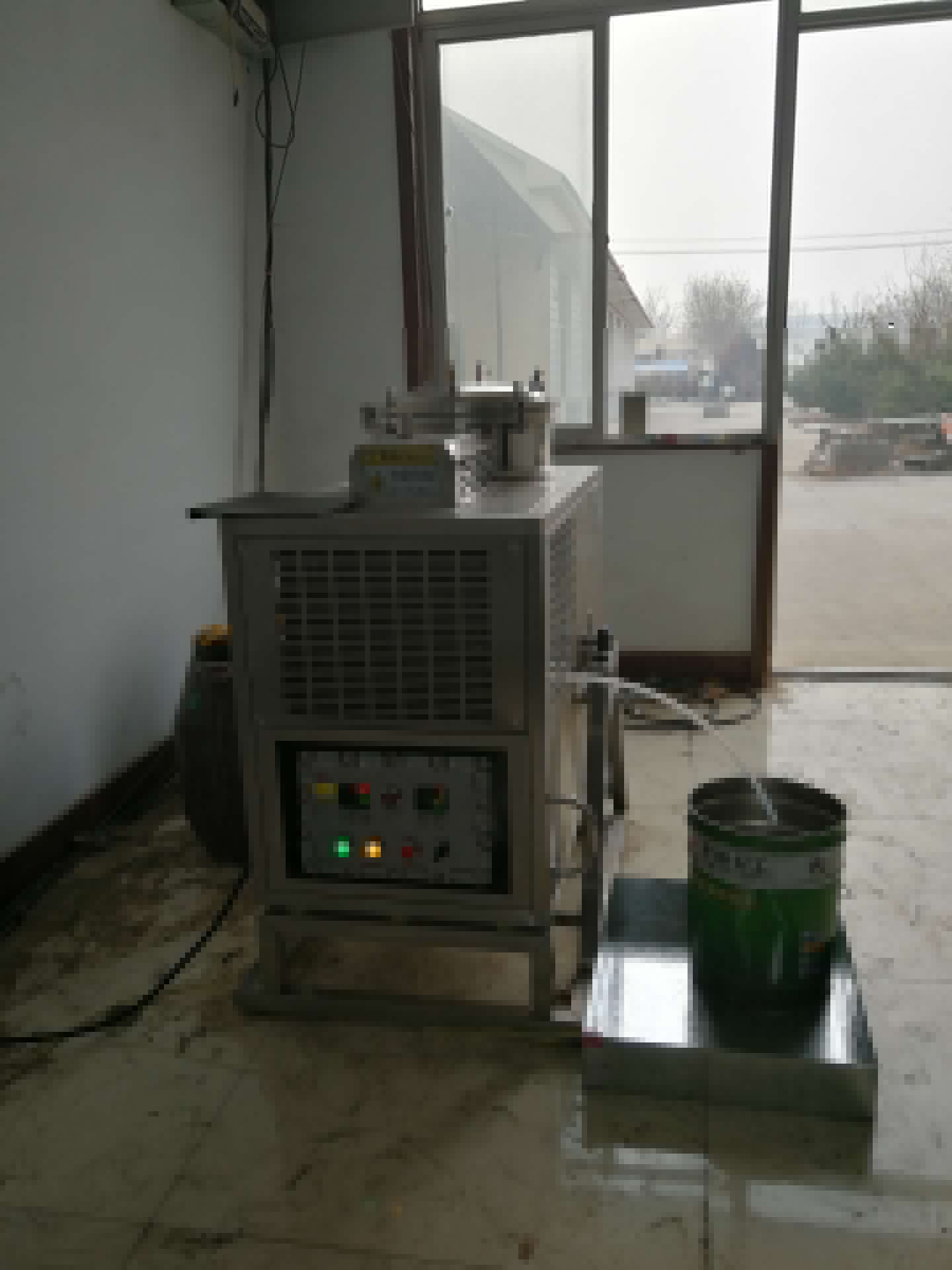 溶劑回收機(jī) 溶劑回收機(jī)